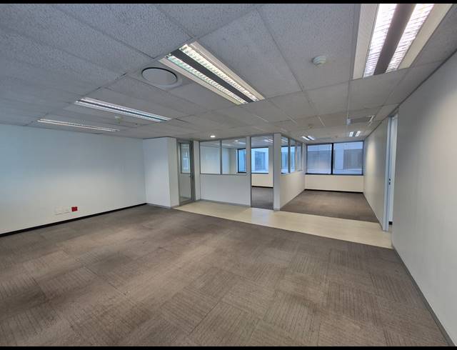 2,078M² OFFICE TO LET IN ROSEBANK